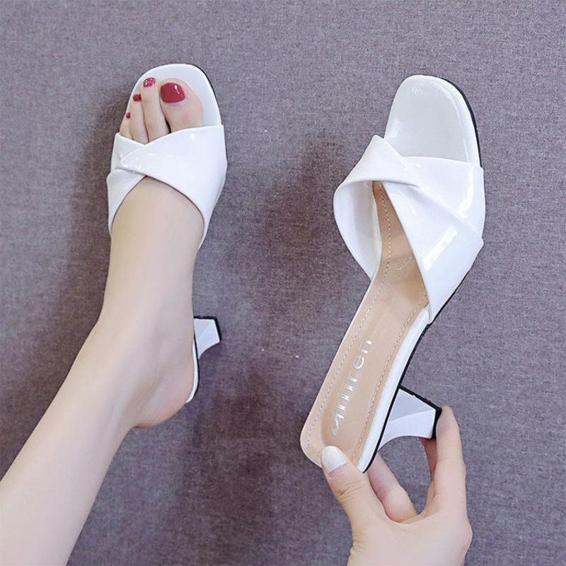 High-heeled Slippers Women's Summer 2025 New Internet Celebrity Mid-heeled Shoes Mother Fashion Square Heel Thick-heeled Slippers Outer Wear One-wor