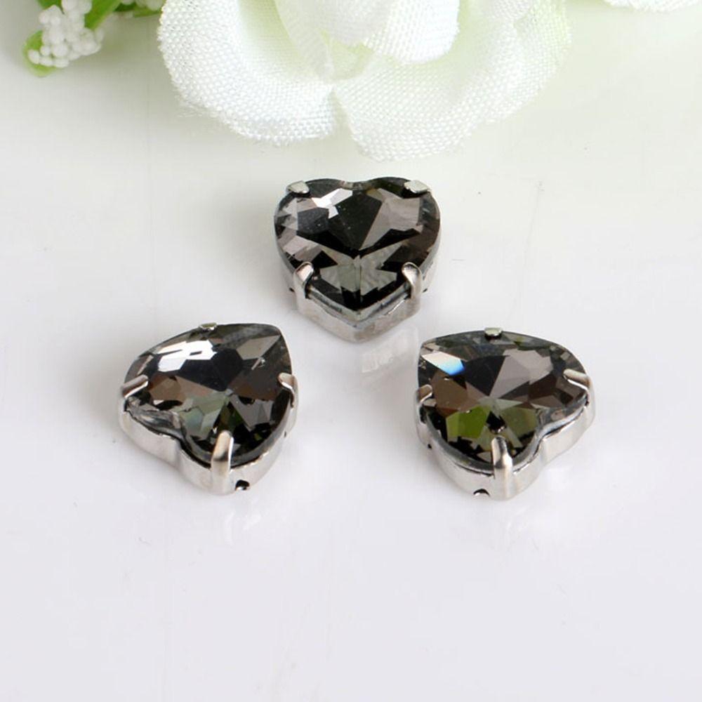 50Pcs/Pack Heart Shape Glitter Sewing Rhinestones Sew On With Silver Claw Glass Crystal Stones 8mm Diamond Beads Ornament