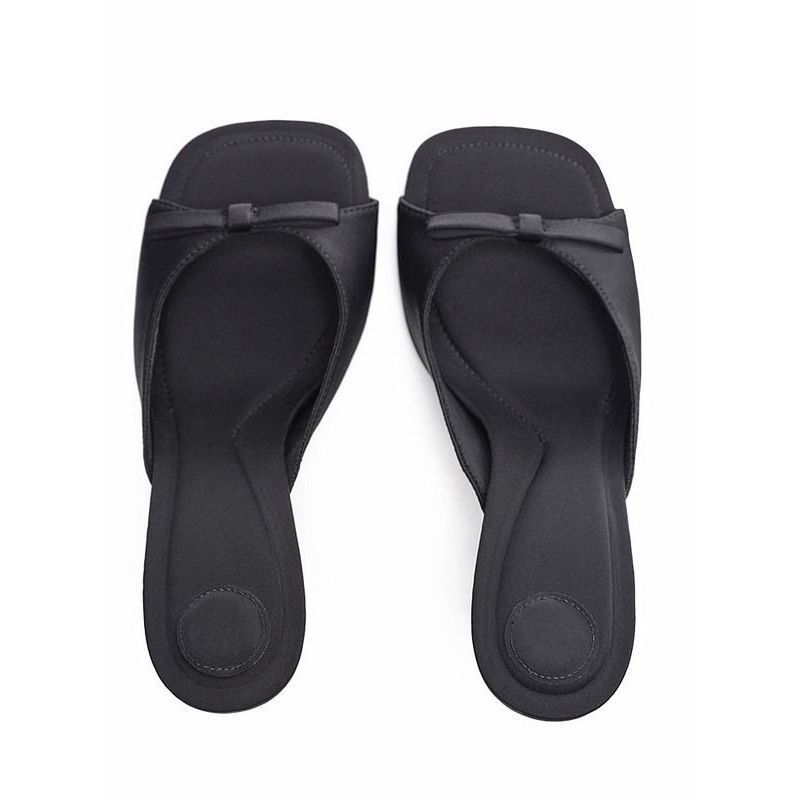 2025 yaz yeni kadın ayakkabıları fiyonk süsleme siyah yüksek topuklu sandaletler ince topuklu dış giyim kelime serin terlikler kadın