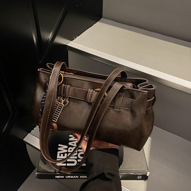 Retro bag women's large capacity 2025 new autumn and winter leisure niche design single shoulder underarm bag commuter pillow bag