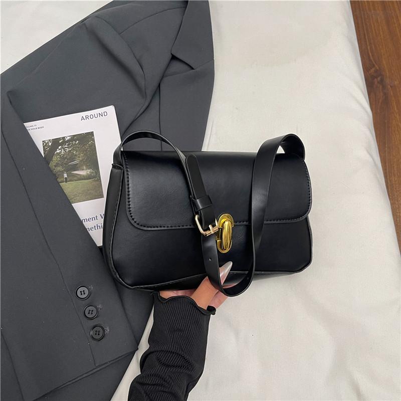 Niche underarm bag women's 2025 new summer Korean version women's bag trendy and beautiful fashion shoulder lock small square bag