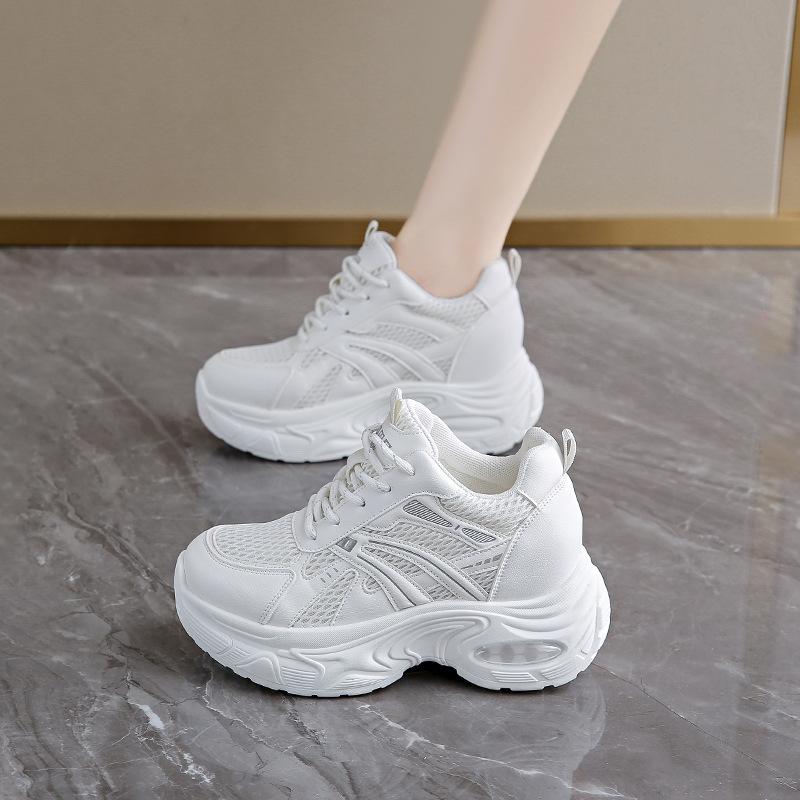 2025 Summer New Leather Inner Height Increase Dad Shoes Women's Outdoor Casual Versatile Platform Sports Shoes Women's