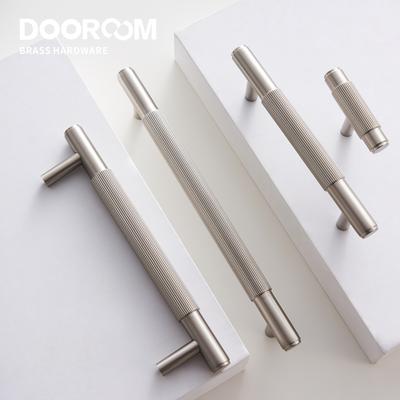 Accesorios y piezas para muebles – Manijas de las puertas