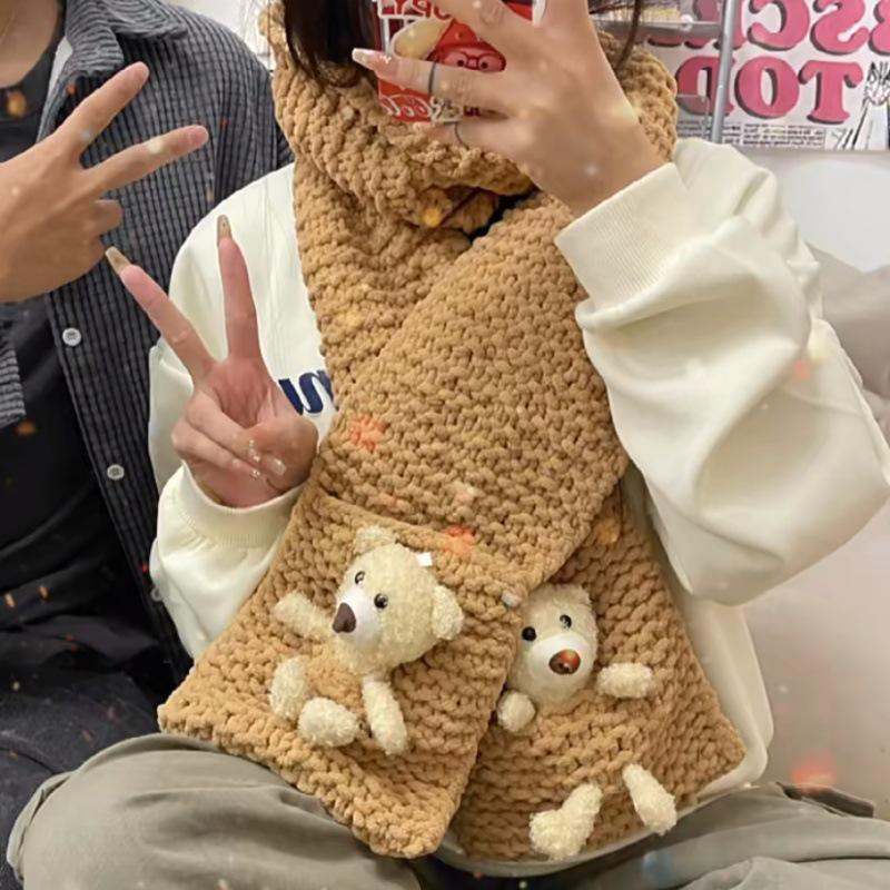 Pocket Bear Hand-Knitted Wool Scarf DIY Kit - Homemade Gift for Partner