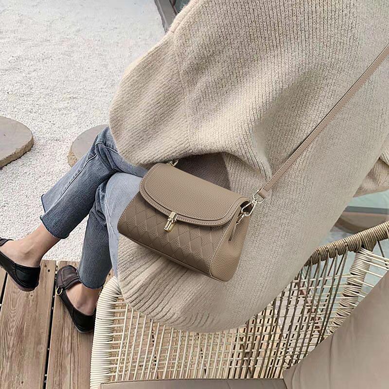 

Сумки Женские 2025 Лето Новые Женские Сумки Сумки Через Плечо Кожаные Сумки Под Мышку Премиальные Плечевые Маленькие Сумки Багаж