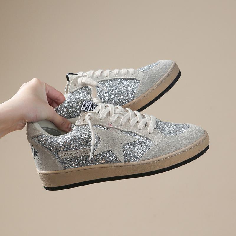 2 neue weiche Leder-Pailletten alte Sterne kleine schmutzige Schuhe lässige Sport-bequeme schmutzige Schuhe Damen
