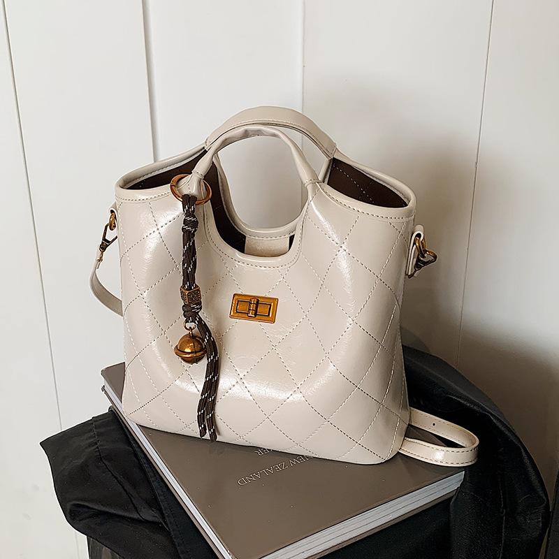 Popular Hot-selling Niche High-end Diamond Embroidery Thread Portable Bucket Bag Commuter Versatile Oil Wax Leather Messenger Women's Bag
