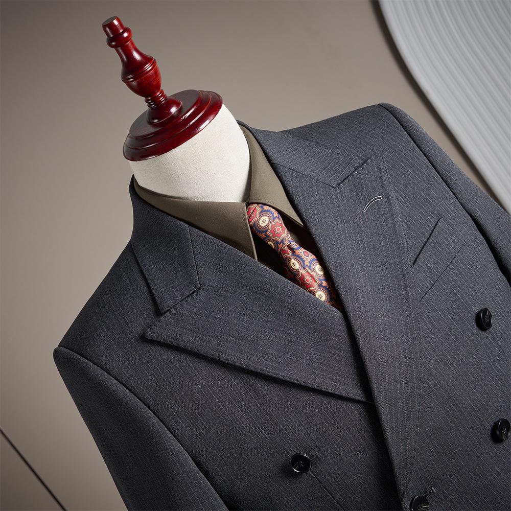 Costume Rayé Premium Double-Boutonnage pour Homme - Revers Pointu, Anti-froissage, Lavable en Machine, Idéal pour le Travail et les Occasions Formelles.