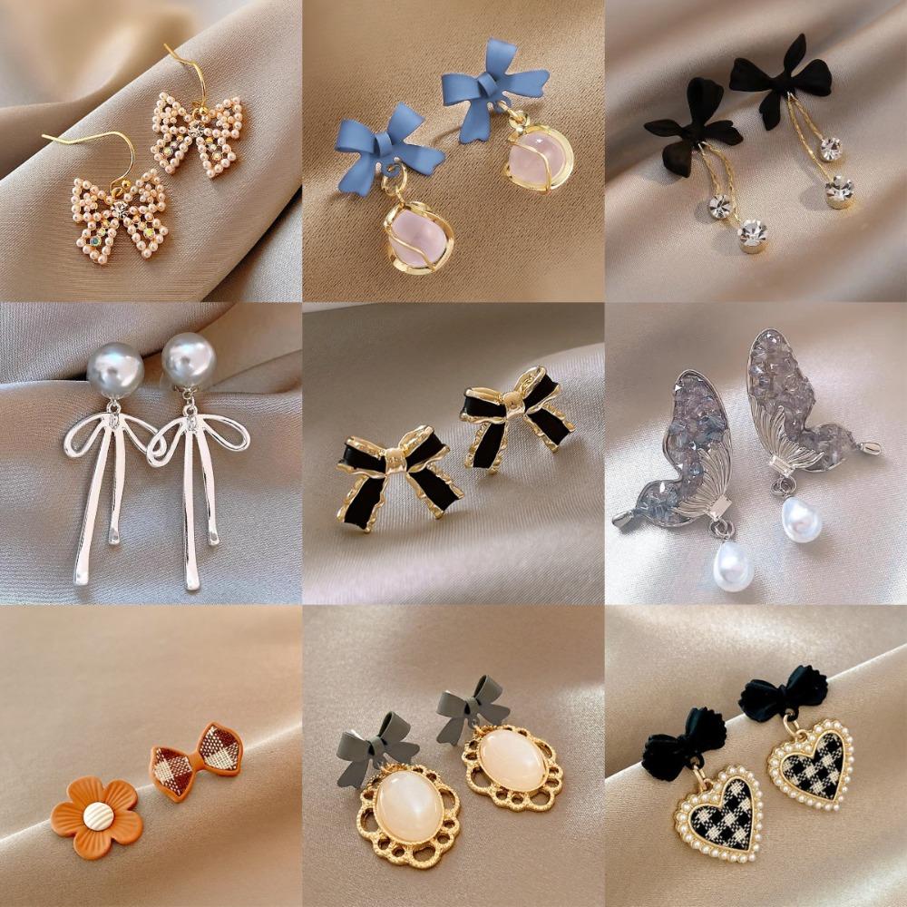 Silver Needle Diamond Bow Earrings Simple and Versatile High-quality Stud Earrings Women's Niche Light Luxury High-end Earrings