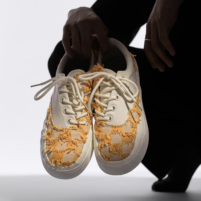 2025 New Small Fragrant Style Handmade Edge Small Floral Classic Canvas Shoes Couple Skateboarding Shoes