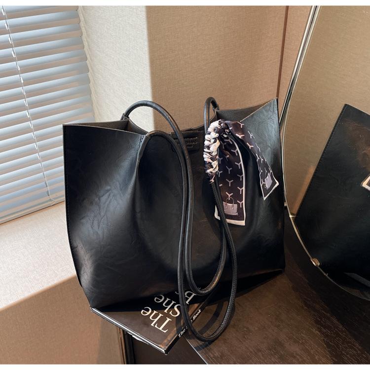 

Большая вместительная сумка женская 2024 новая высококачественная сумка для поездок на работу сумка через плечо сумка-тоут чёрный