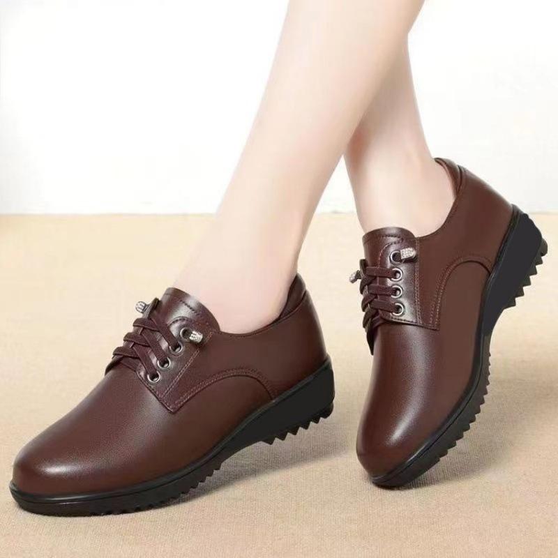 2025 new soft-soled single shoes female mother single shoes comfortable and non-slip middle-aged and elderly spring and autumn flat-soled women's dee