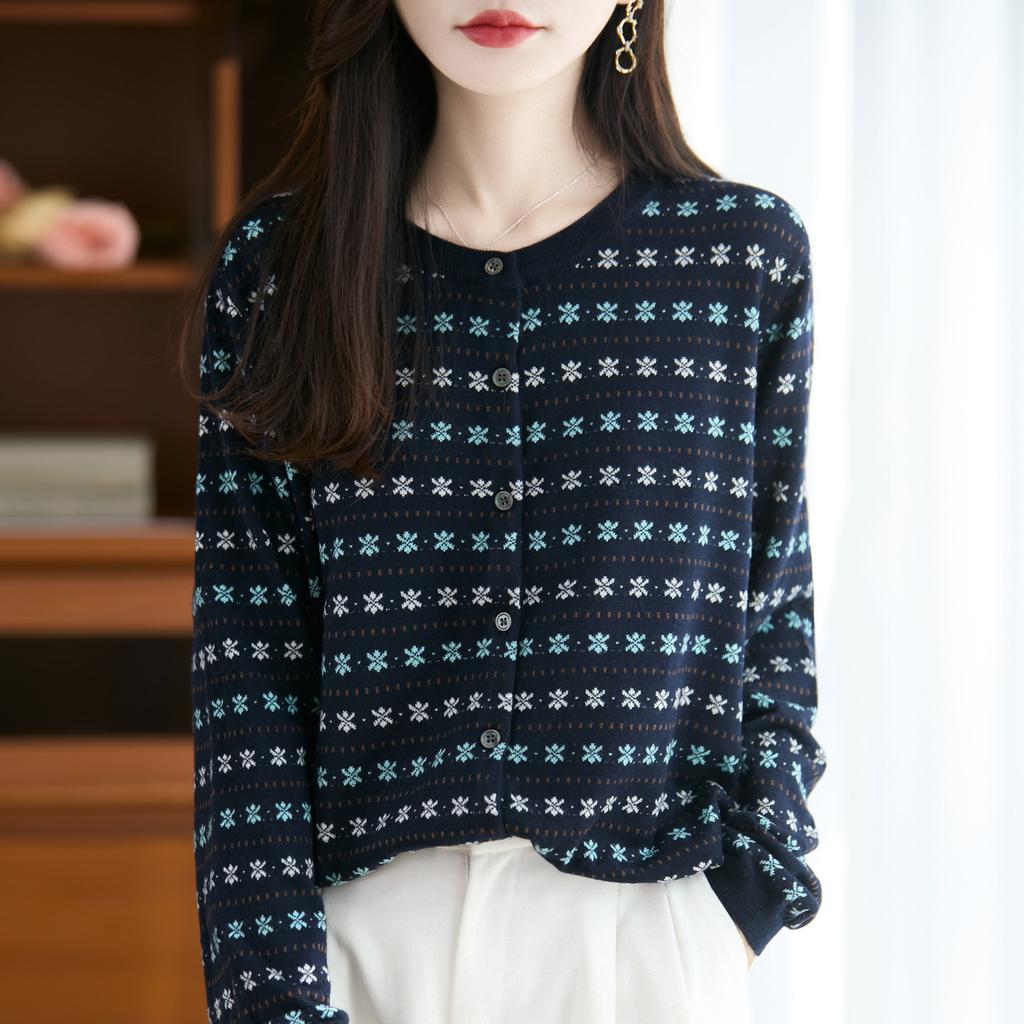 A New Design Jacquard Knitted Cardigan for Women, Loose, Slimming and Versatile Short Sweater Coat Top