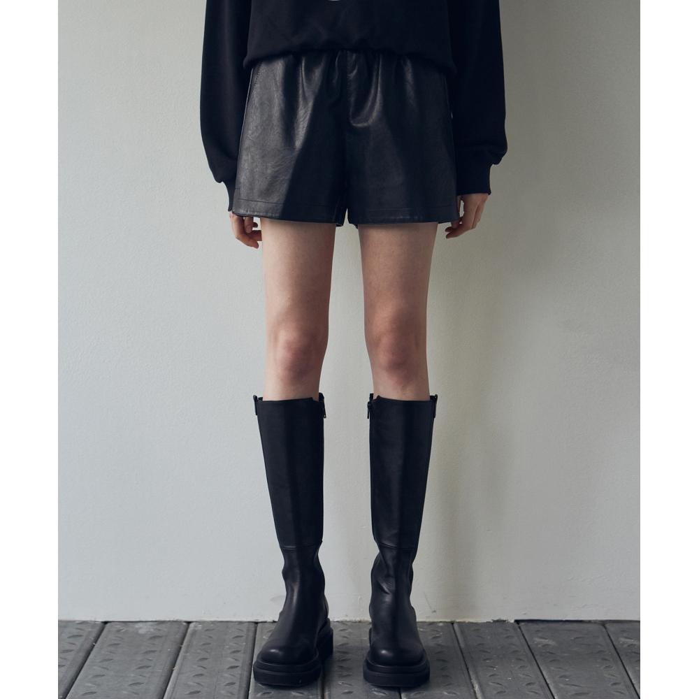 

NICKNICOLE BANDING LEATHER HALF PANTSBLACK