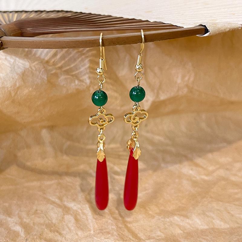 

Китайские средневековые серьги-кисточки: Пуссеты из халцедона Hanfu Water Drop