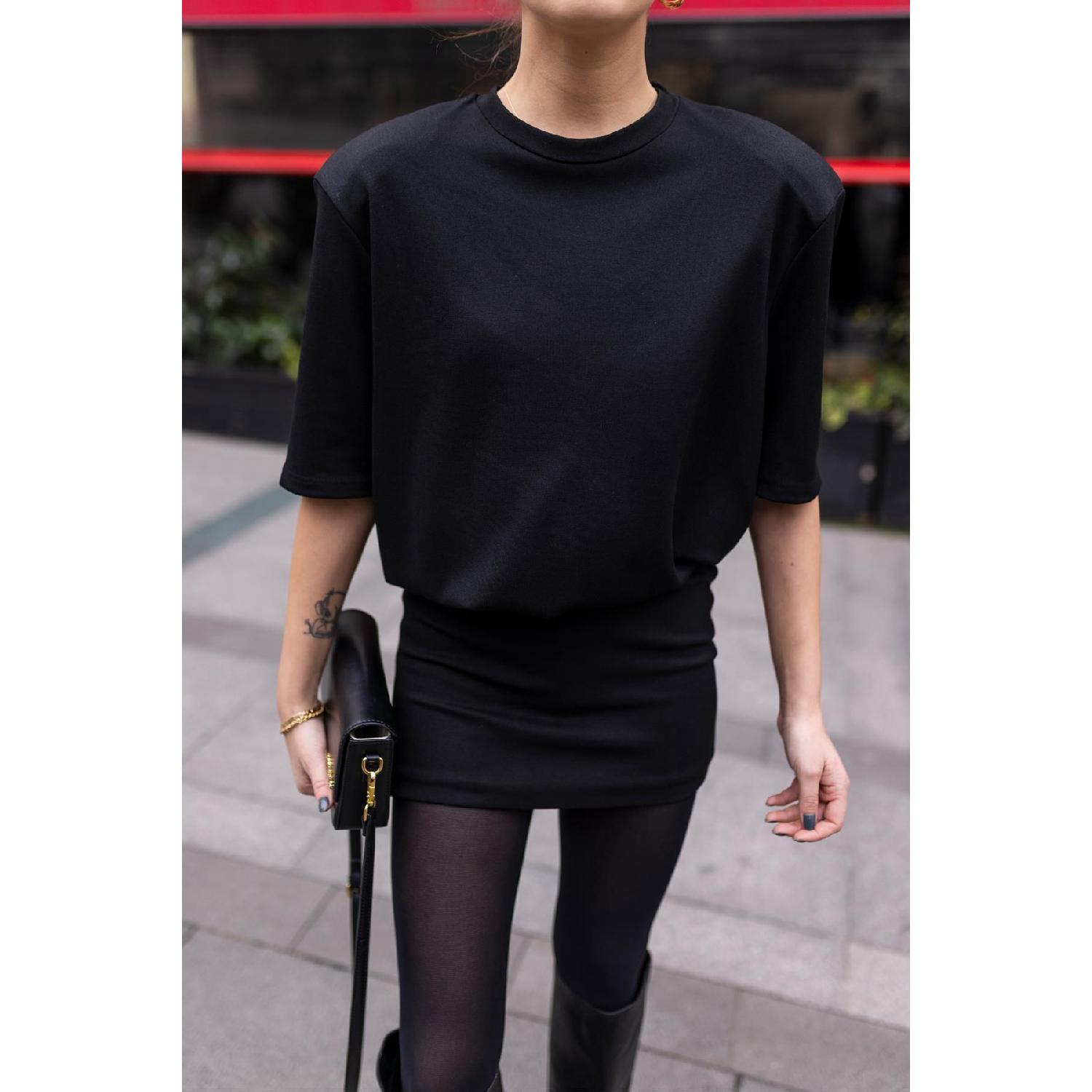 

Black Crew Neck Padded Half Sleeve Dress M чорний