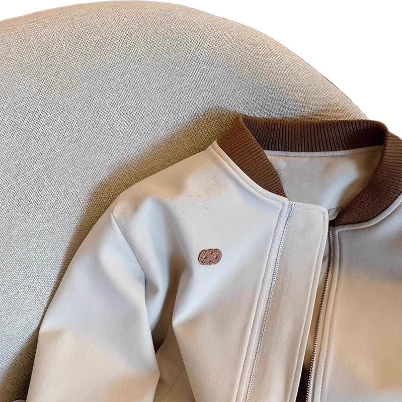 Kleine amerikanische Streetstyle-Baseballjacke mit Farbblock für Frühling/Herbst - Lässig, Locker, Vielseitig, Kurz.