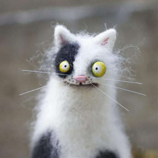 Yün Keçe Aile Ruhları İlginç El Yapımı Keçe Süsler Kaprisli Kedi/Opossum Bebekleri Koleksiyonluk Hayvan Figürü Masa Rafı Masaüstü Dekorasyonu İçin