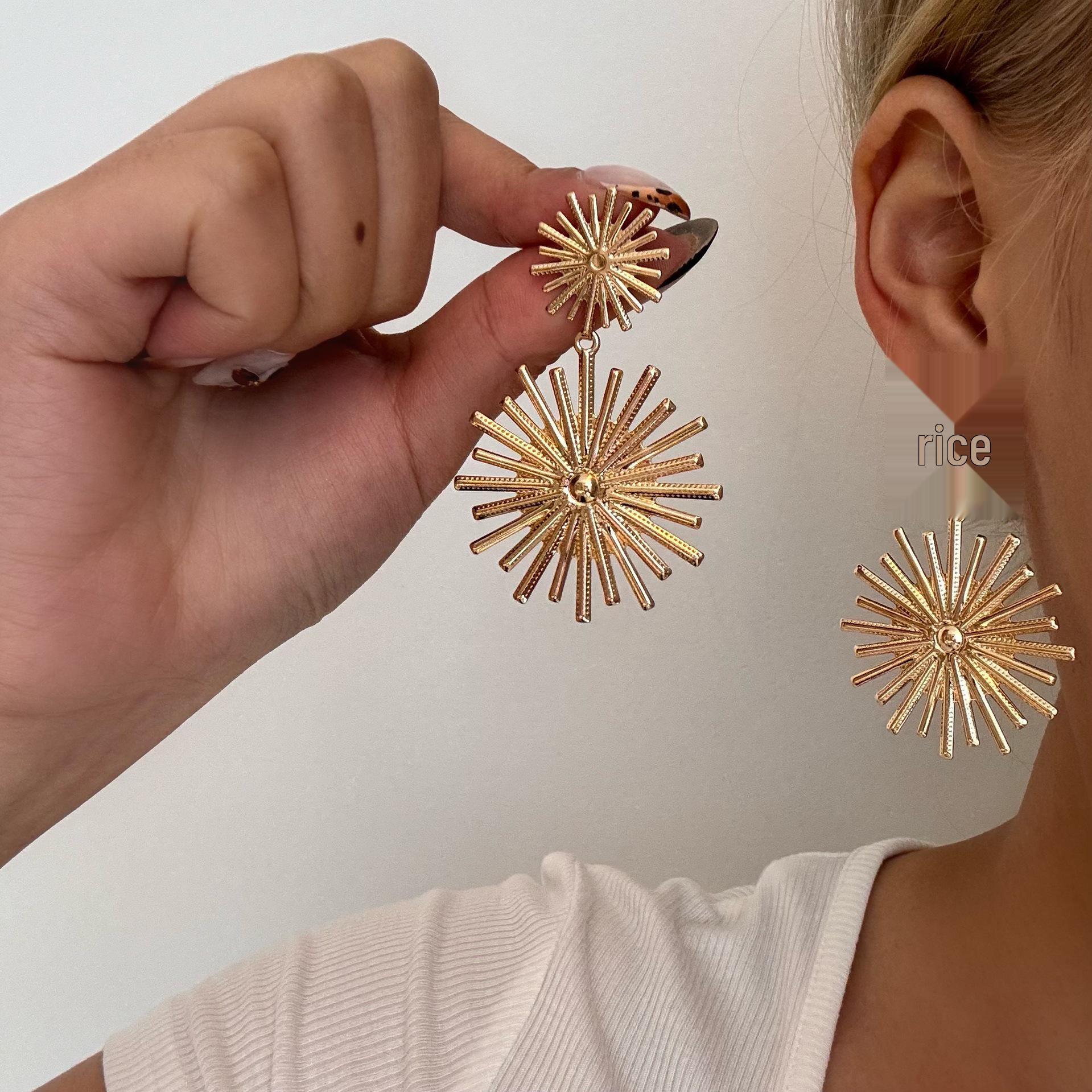 European & American Stylish Irregular Flower Stud Earrings for Women s Elegant Personality