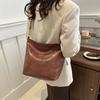 2024 New Simple Casual Bucket Bag Unique Aesthetic Fashion Shoulder Bag Retro Commuter Large Capacity Bag Women Black