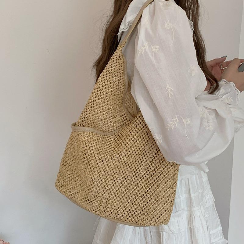 French Straw Woven Bag Female Literary Society Work Commuting Bag New Summer Fresh Woven Bucket Bag