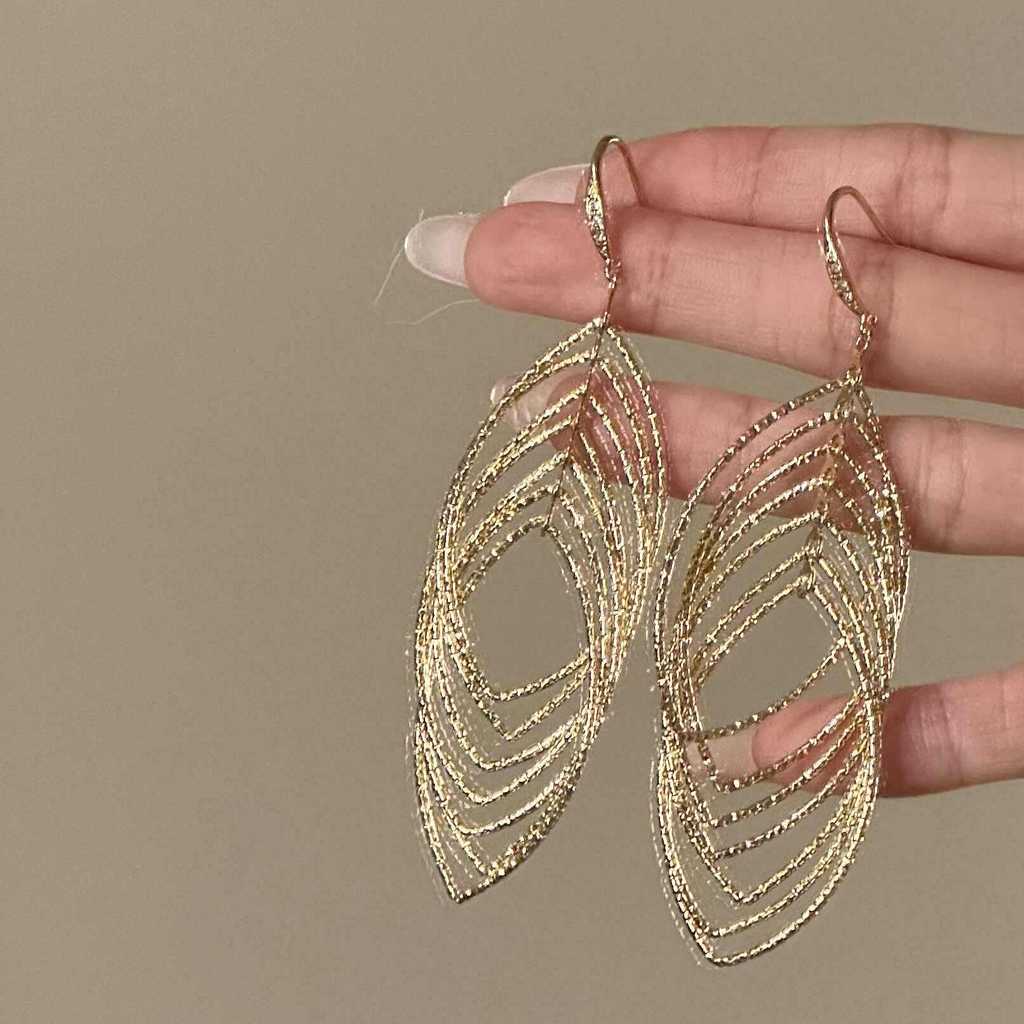 Pinkdudu Line Tassel Earrings for Women Minimalist Geometric Drop Earrings Elegant Statement for Party PD2516
