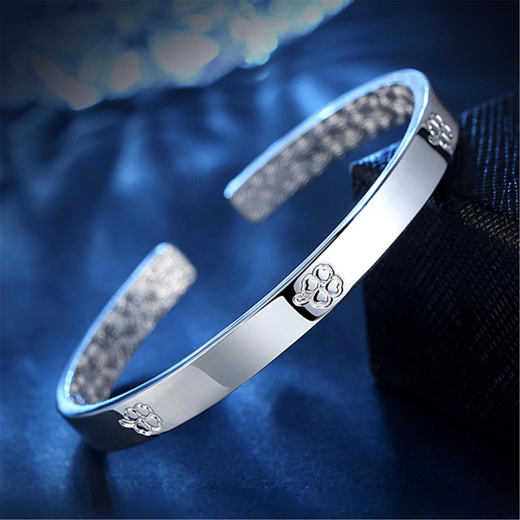 Korean Style Four-Leaf Clover Slim Bracelet - Popular Fashion Bangle with Leaf Design