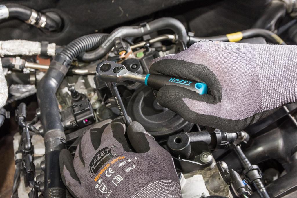 HAZET 863HP HiPer Professional Ratchet 90 Minimum Operating 116mm Overall Ball Lock for Tight Made In Precision Automotive DIY Tool Officially