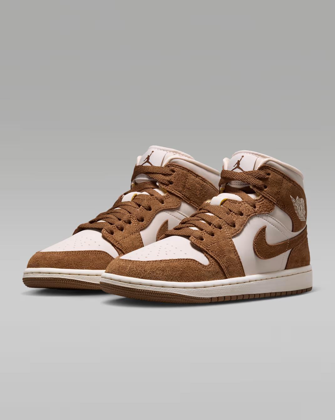 BQ6472-203 Nike Air Jordan 1 Mid  Light British Tan/Chalk  (Women s) 5