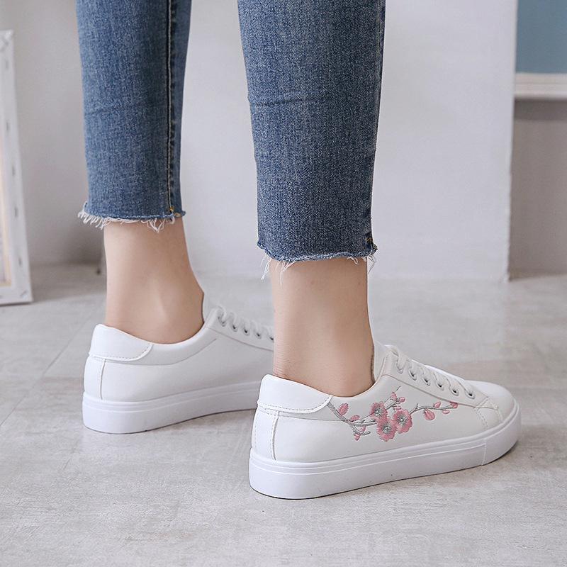 Fashion Women's Flat Floral Embroidery Lace-Up White Sneakers Casual Running Skate Shoes Breathable Lightweight Student Sport Footwear