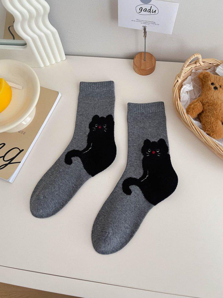 Autumn/Winter Flocked Animal Cartoon Cotton Mid-Calf Socks: Cute Preppy Style for Women and Girls