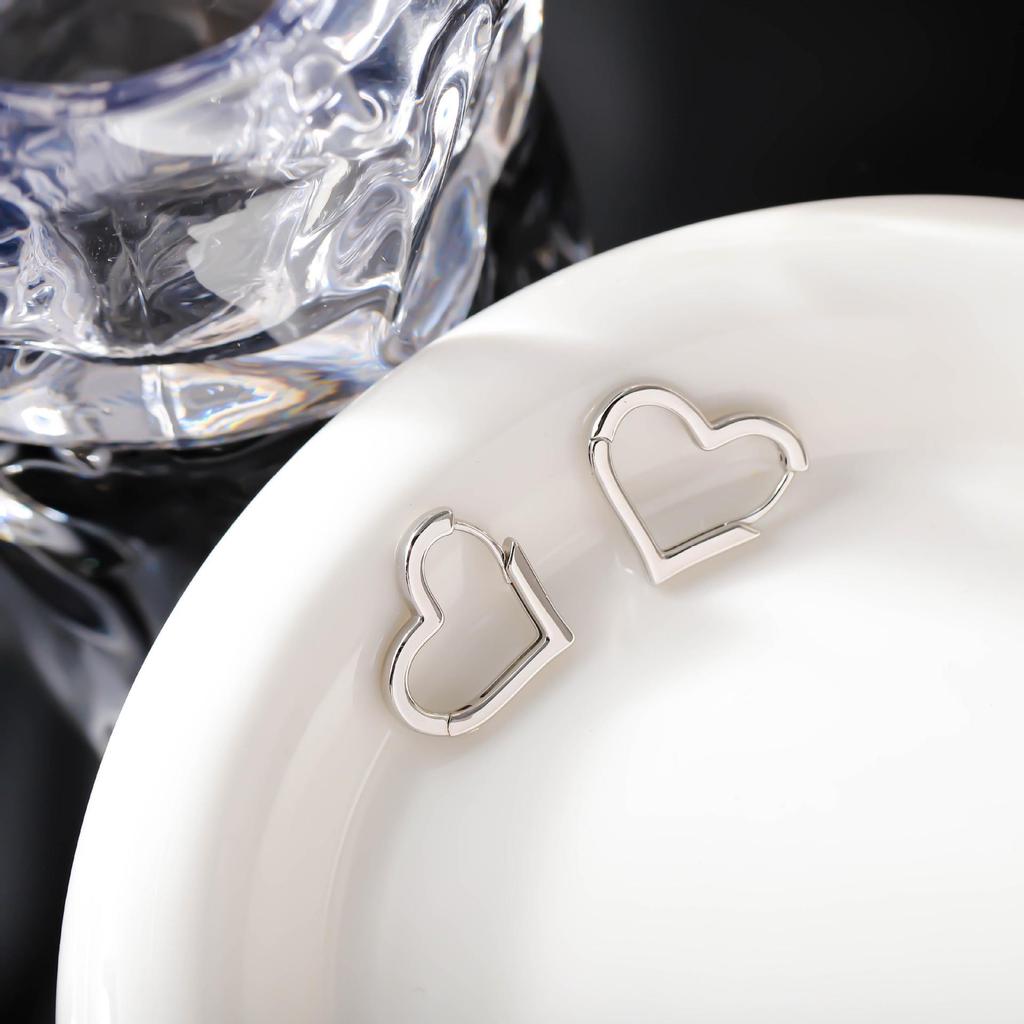 Korean Heart Shape Earrings: Elegant Ear Cuffs for Women - Luxury, Simple Hoop, Hip Hop Style Jewelry