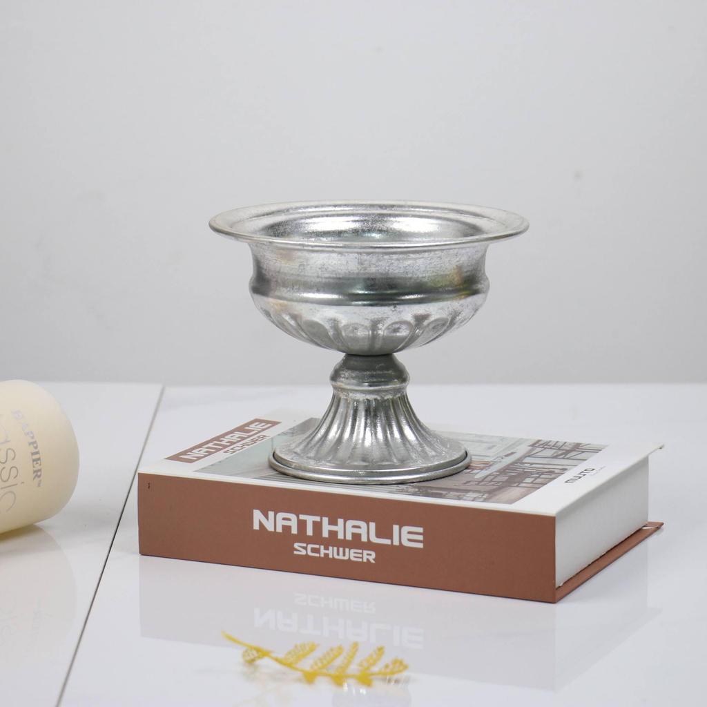 European Gold Metal Flower Pot: Retro Vase for Weddings and Hotel Decor, Dried Flower Arrangement Ornament