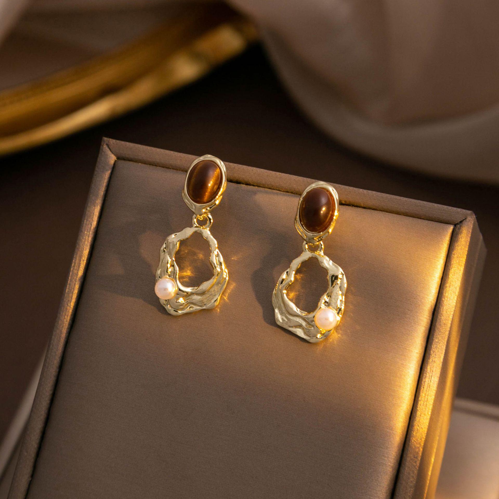 

Silver Needle Tiger s Eye 925 Metal Earrings - Retro Hollow Irregular Design