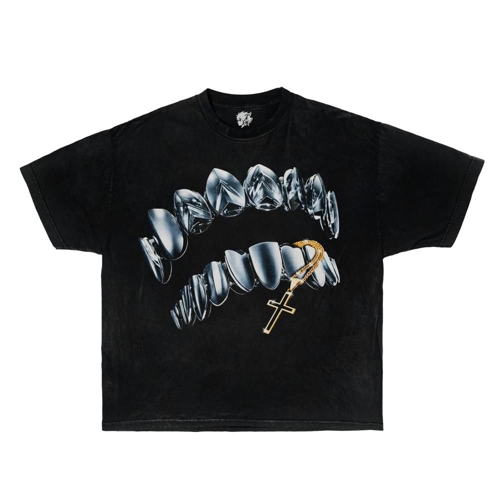 

Iced Out Grillz Cross Chain Graphic T-Shirt Hip Hop Streetwear Y2K Urban Fashion Unisex T-Shirt S