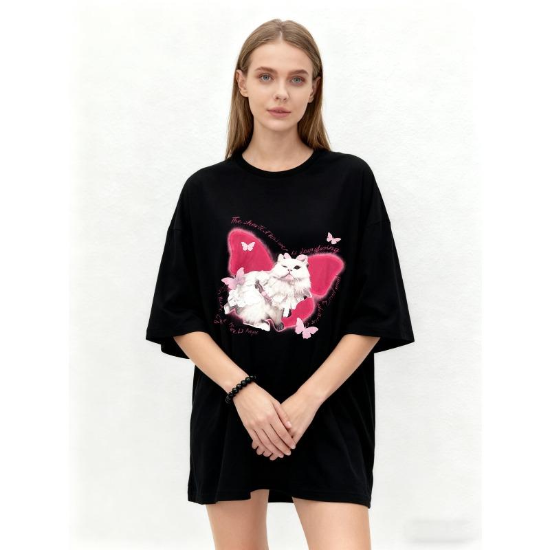 Übergroßes T-Shirt Schwarze Katze mit rosa Flügeln und Schmetterlingsdruck für Freizeitkleidung