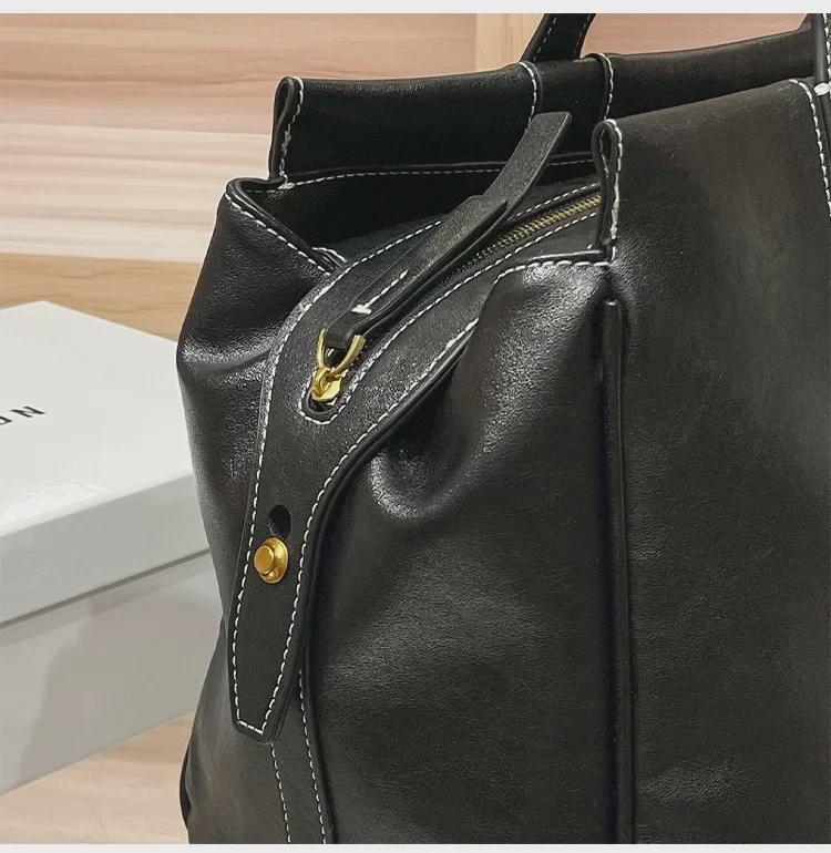 2024 Women's Retro Large-Capacity Travel Tote and Commuter Shoulder Bag