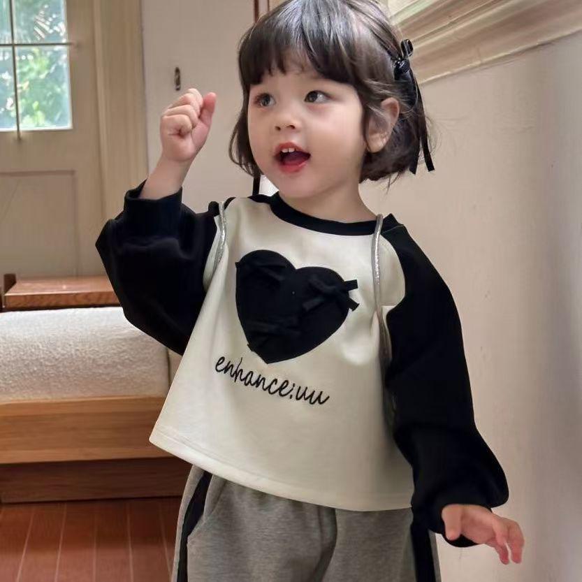 

Girls Fashionable Fleece-Lined Sweatshirt & Sweatpants Set for Spring and Autumn Size 120, Recommended Height 115 cm