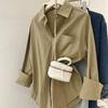Einfarbige Langarm-Damenbluse mit Tasche Lockerer Knopfleiste Casual Bluse Frau Frühling Sommer All-Match Hemd Top