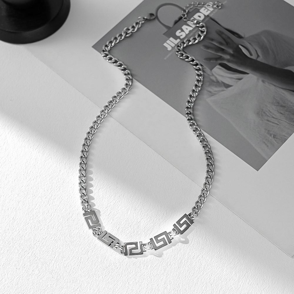 Minimalist Geometric Shape Necklace In Titanium Steel For Men And Women With Modern Design