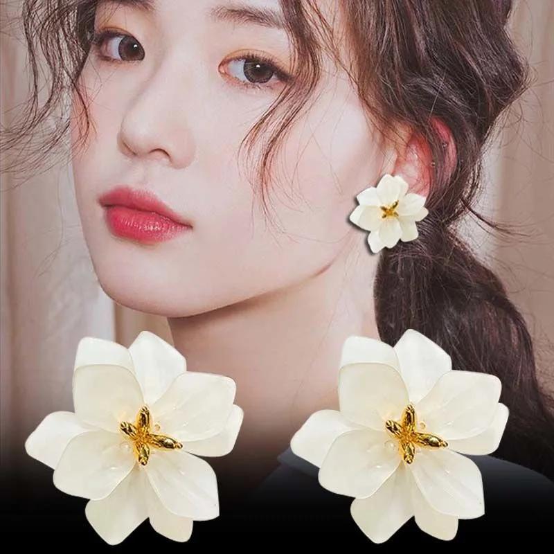 Pendientes Geométricos de Pétalos de Flores Coreanos Pendientes de Corazón para Niña Exagerados y a la Moda con Pendientes Dulces y de Alta Gama