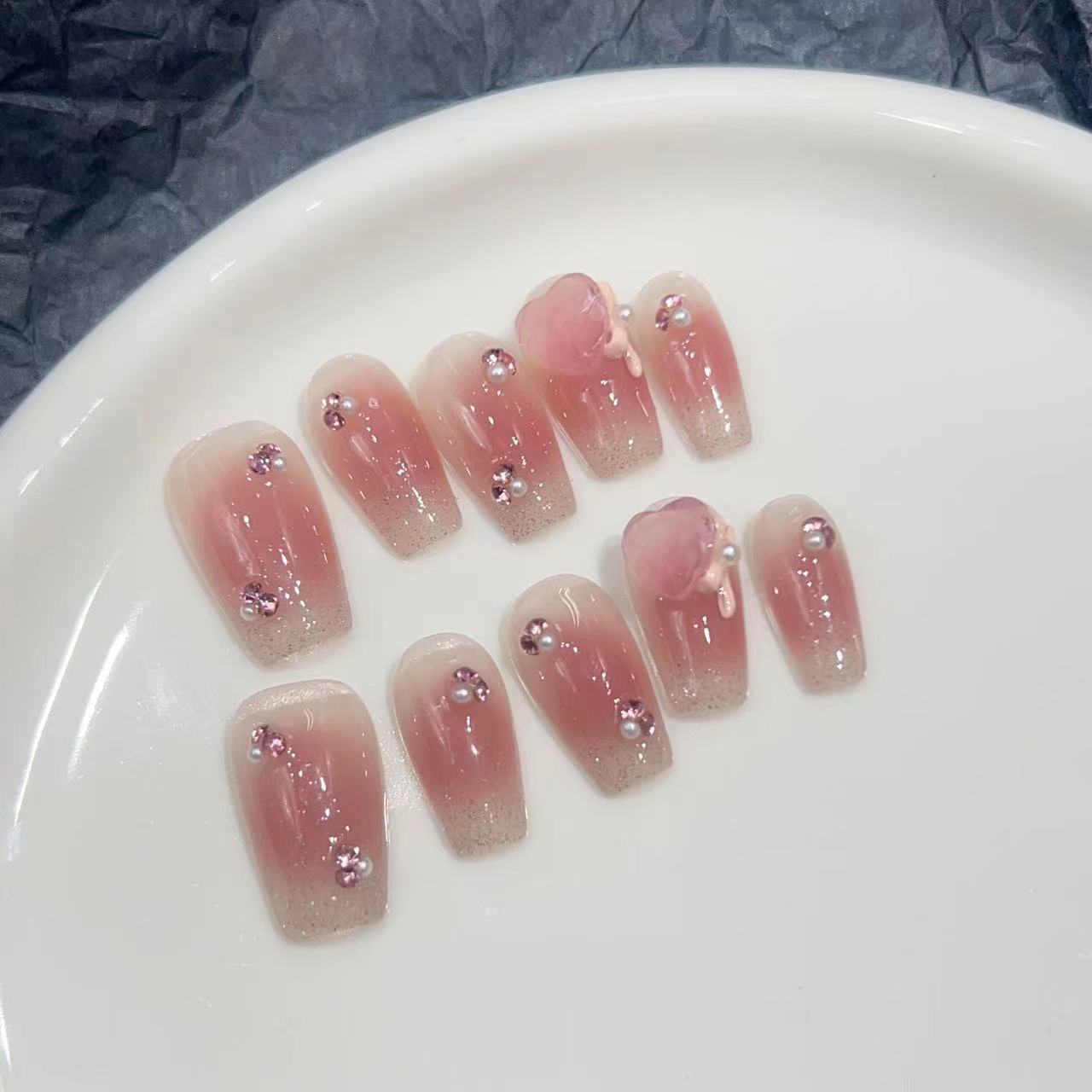 

Ношение ногтей Ручная работа Нейл-арт Готовые накладные ногти Нежный Литературный Румяна Градиент Сладкая Любовь Нейл-арт Large L