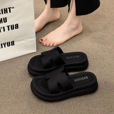 Sommer-Slipper mit dicker Sohle, ein Riemen, neu, zu Röcken, französischer Casual, Strand-Sandalen
