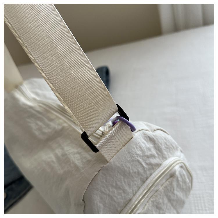 Women's Large Capacity Crossbody Bag - Simple, Stylish, and Multifunctional for Outings and Fitness