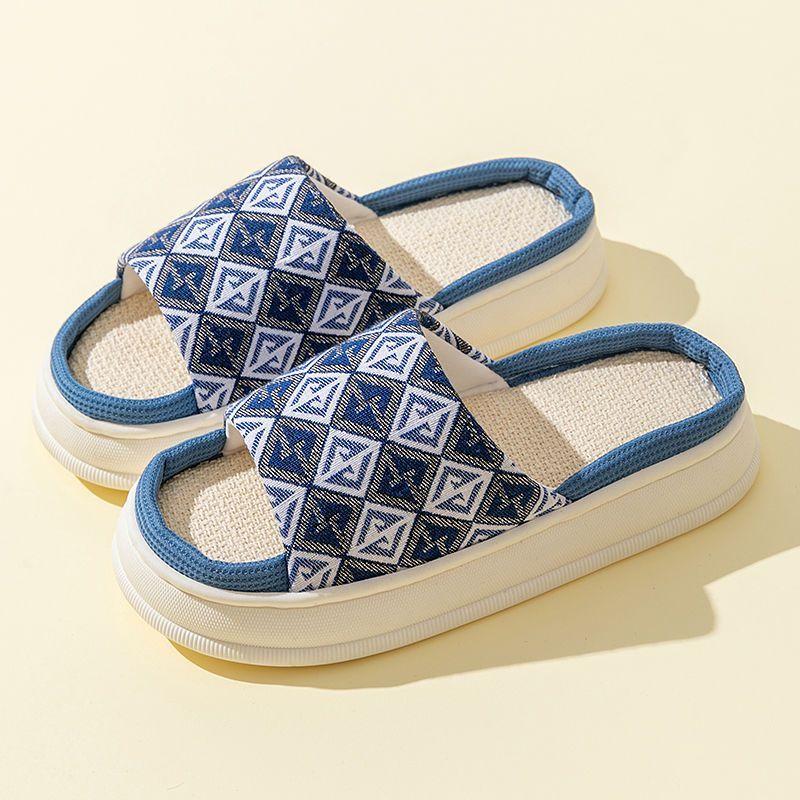 Fashion Home Women's Slippers and Ladies Sandals Soft Shoes Platform Slides Sabot House Cartoon Anime Living Room Kawaii Indoor Cute Eva