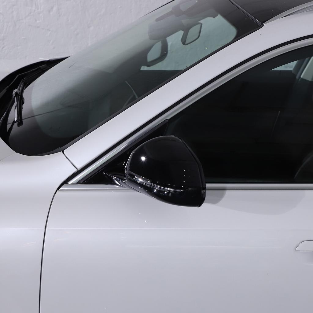 Glossy Black Side Rear View Mirror Cover Caps For BMW X1 U11 -24