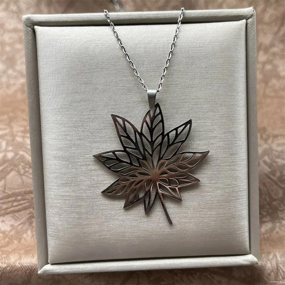 Vintage Maple Leaf Fashion Jewelry Plant Stainless Steel Leaves Necklace for Girl Women Bijoux Exquisite Gift