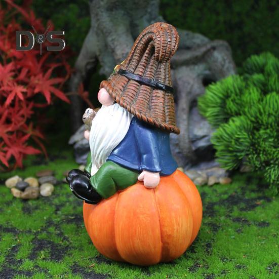Garden Pumpkin Gnome Figurine Holding Snail Sitting Dwarf Elf Resin Statue Sculpture Indoor Outdoor Thanksgiving Harvest Festival Fall Desktop