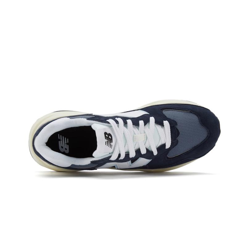 NEW BALANCE Men's and Women's Spring Breathable Mesh Thick-Tread Fashion-Style Versatile Sports and Leisure Shoes M5740CD