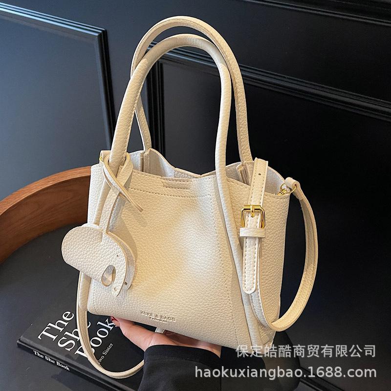 Large-capacity Bag Women's Spring and Summer Versatile 2025 New Casual Retro Messenger Bag Simple and Popular Portable Bucket Bag